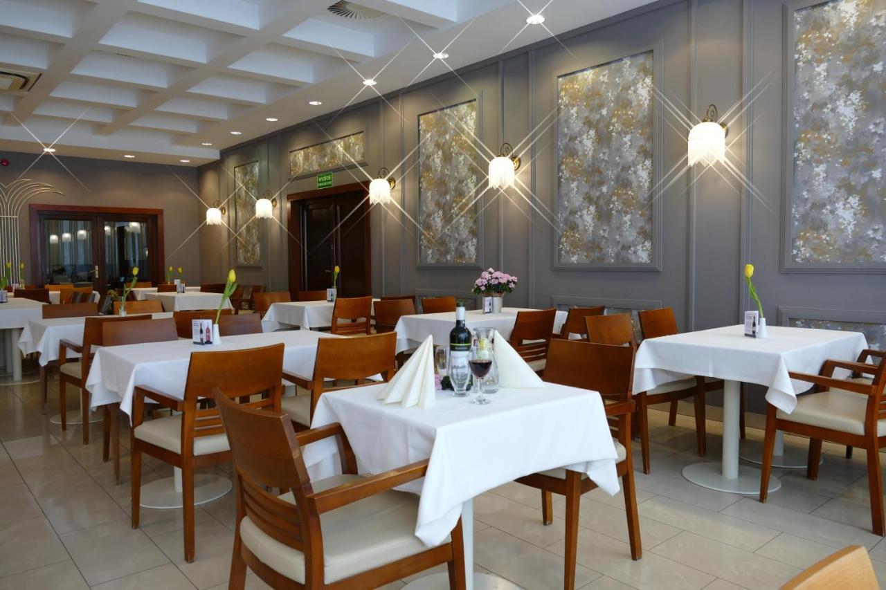 Hotel Termy Palacowe Naleczow Luaran gambar