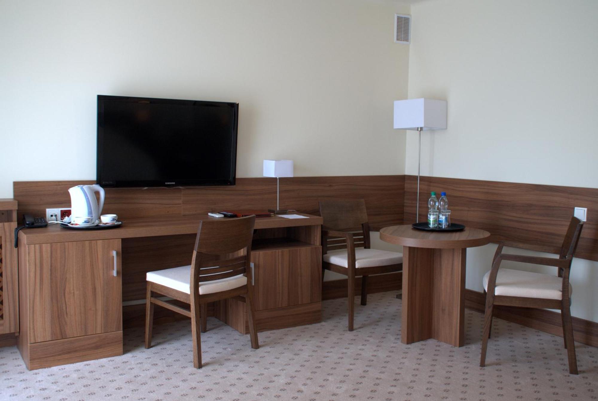 Hotel Termy Palacowe Naleczow Luaran gambar