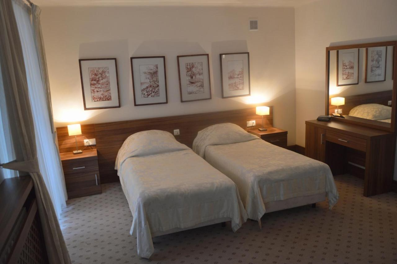 Hotel Termy Palacowe Naleczow Luaran gambar