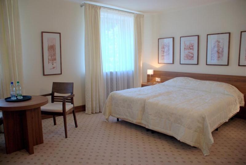 Hotel Termy Palacowe Naleczow Luaran gambar